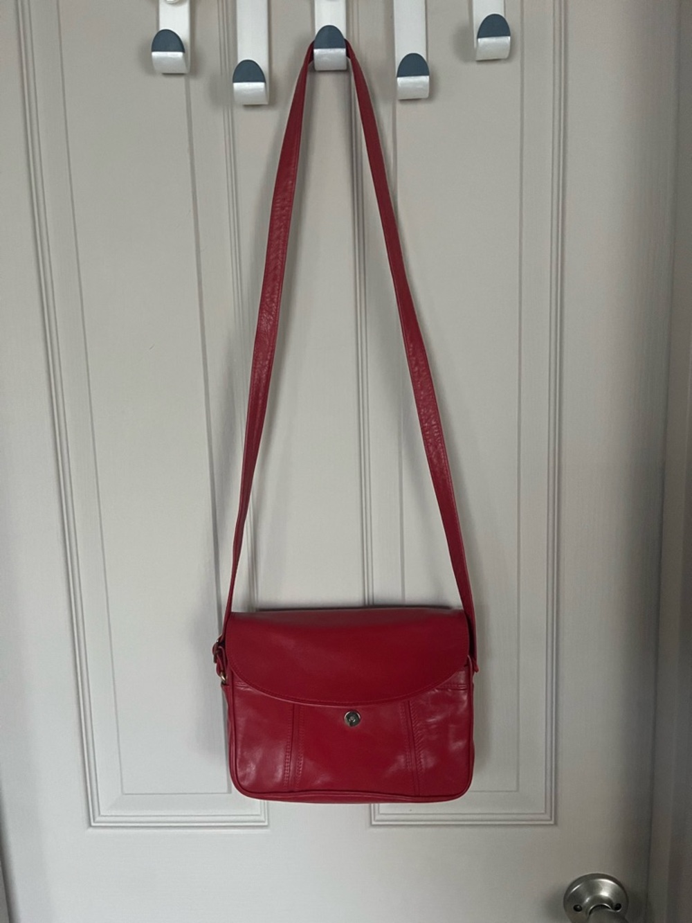 Nordstrom genuine Leather red Crossbody Shoulder Bag. Made in Italy. 🇮🇹